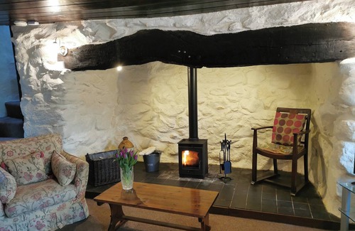 Brynrefail Cottage | 3 bedroom accommodation in Waunfawr, near Caernarfon