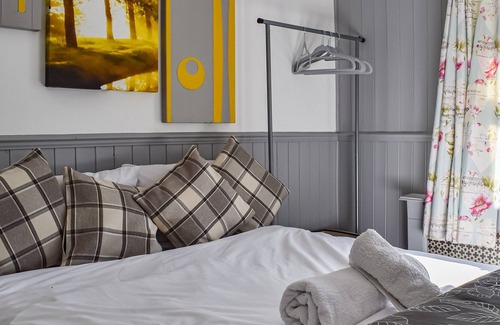 Doncaster Cottage | 3 bedroom accommodation in New Rossington, near Doncaster