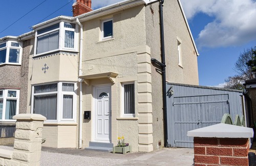 Morecambe Cottage | 3 bedroom accommodation in Morecambe, near Lancaster