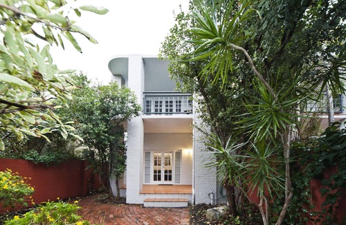 Nedlands Apartment | 3 bedroom accommodation near to UWA and hospitals