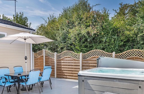 Yaxham Cabin | 3 bedroom accommodation in Yaxham, Dereham