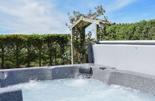 Ventnor Cottage | 3 bedroom accommodation in Chale, near Ventnor