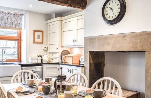 Honley Cottage | 3 bedroom accommodation in Honley, near Holmfirth