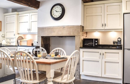 Honley Cottage | 3 bedroom accommodation in Honley, near Holmfirth