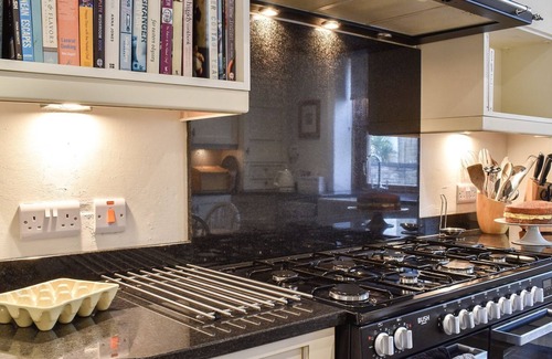 Honley Cottage | 3 bedroom accommodation in Honley, near Holmfirth