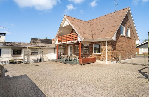 Hvalpsund House | 3 bedroom accommodation in Farsø