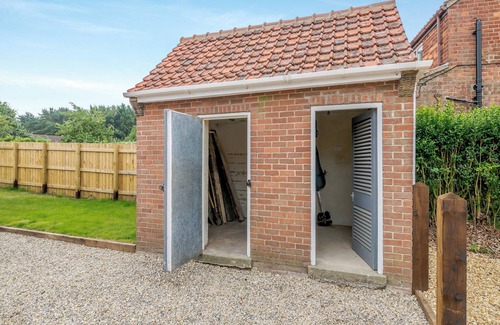 Alne Cottage | 3 bedroom accommodation in Alne, near York
