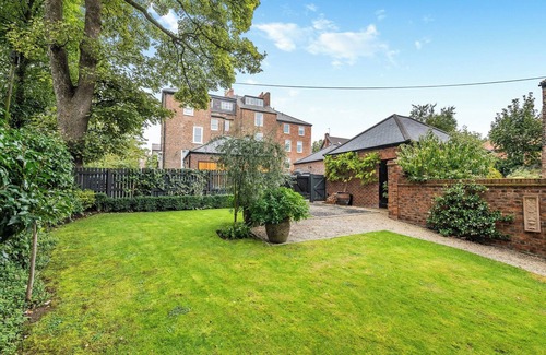York Cottage | 3 bedroom accommodation in Mount Vale, near York