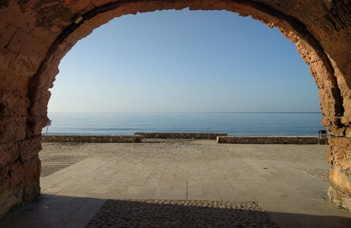 Altafulla Apartment | 3 Bedroom Air Conditioned Apartment With Large Terrace And Community Pool
