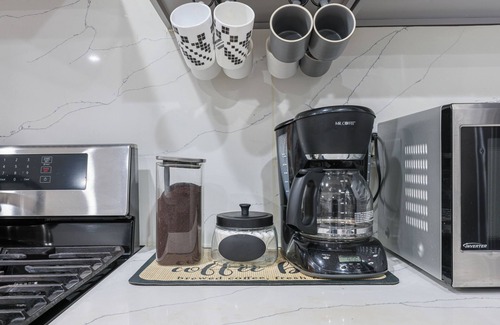 Oak Park House | 3-bedroom and 3-bathroom home in the heart of San Diego, 12 minutes to downtown