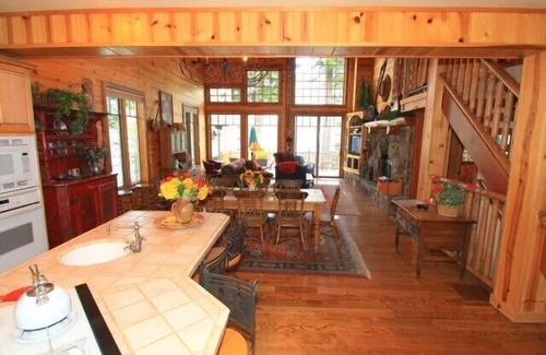 Truckee House | 3 bedroom and Loft, 3.5 bath, sleeps 6. Lakefront with Private Dock DLR#078