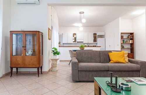 Quartiere XXXIII Lido di Ostia Ponente Apartment | 3-bedroom apartment in awesome Lido di Ostia with AC, WiFi