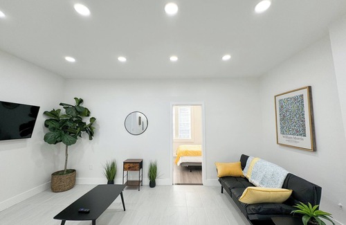 Fairview Apartment | 3-bedroom apartment in peaceful North Bergen with AC