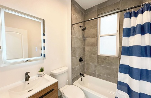Fairview Apartment | 3-bedroom apartment in peaceful North Bergen with AC
