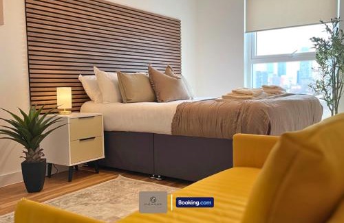 Trafford Apartment | 3 Bedroom Apartment By Paul & Malin Properties Short Lets & Serviced Accommodation Stretford With Free Parking & Gym Access