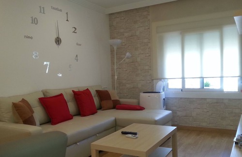Viladecans Condo | 3 bedroom apartment 10 min from the train, and 6 km from the airport