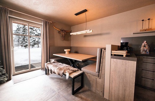 Berwang Apartment | 3-bedroom apartment Frauenschuh 2-10 pers (110m2), terrace & view of the slopes