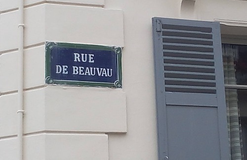 Notre-Dame Apartment | 3 bedroom apartment in the heart of Versailles 1 min Versailles Rive Droite train station