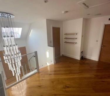 Woodside Apartment | 3 bedroom apartment