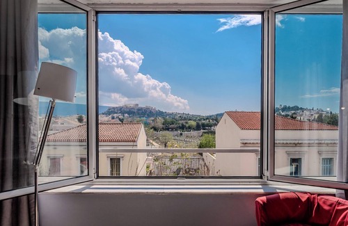 Gazi Apartment | 3-bedroom apartment in gorgeous Athina with AC, WiFi. Book now
