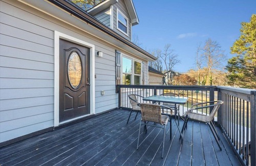 Decatur Apartment | 3-bedroom apartment in Decatur 15 mins from Dwntown ATL