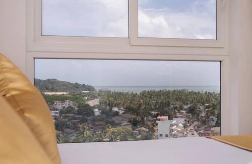 Kaduruduwa Apartment | 3-bedroom apartment in welcoming Galle with fitness room, AC