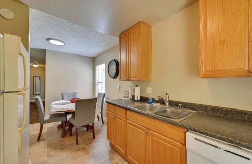 San Carlos Apartment | 3-Bedroom Apartment Sleeps 9 w/Pool Access