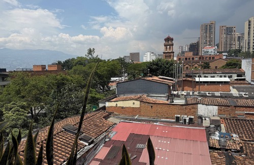 La Florida Apartment | 3 bedroom apartment, with arcade machine - 1 block from lleras park p7