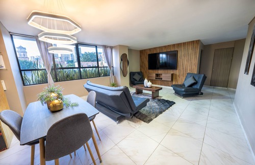 La Florida Apartment | 3 bedroom apartment, with arcade machine - 1 block from lleras park p7