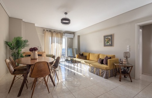 Kinosargous Apartment | 3 bedroom apt in Athens with Acropolis View
