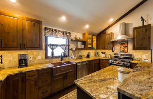 Crested Butte Apartment | 3 Bedroom Apt in the Heart of Crested Butte!