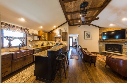 Crested Butte Apartment | 3 Bedroom Apt in the Heart of Crested Butte!