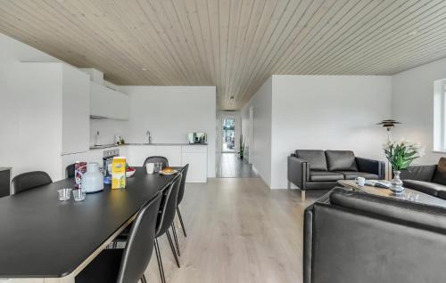 Store Kongsmark Apartment | 3 Bedroom Awesome Apartment In Slagelse