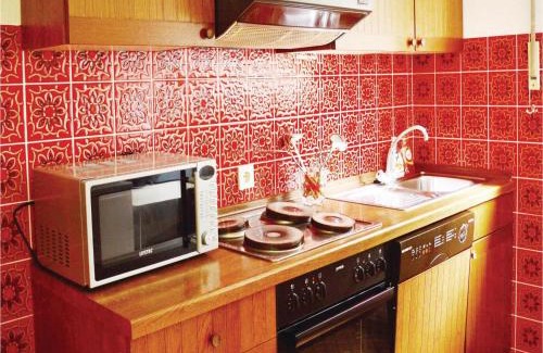 Breuna Apartment | 3 Bedroom Awesome Apartment In Breuna