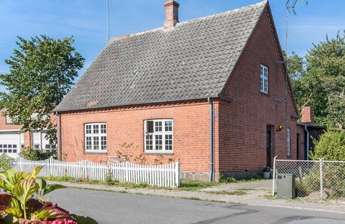 Bandholm House | 3 bedroom awesome home in Bandholm