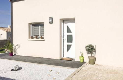 Angles House | 3 bedroom awesome home in Angles