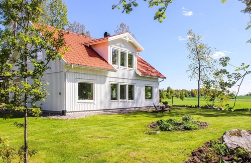 Orebro County House | 3 bedroom awesome home in örebro