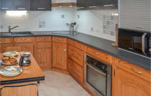 Boulazac-Isle-Manoire House | 3 Bedroom Awesome Home In Atur