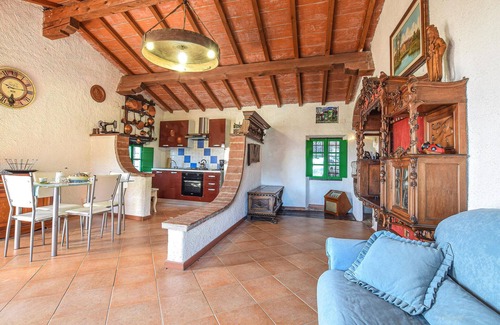 Greppolungo House | 3 bedroom awesome home in Camaiore
