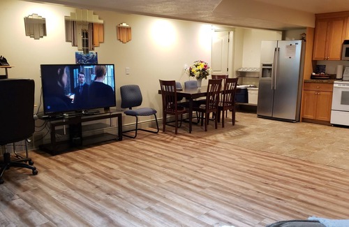 Farmington House | 3 Bedroom Basement Suite with Kitchen