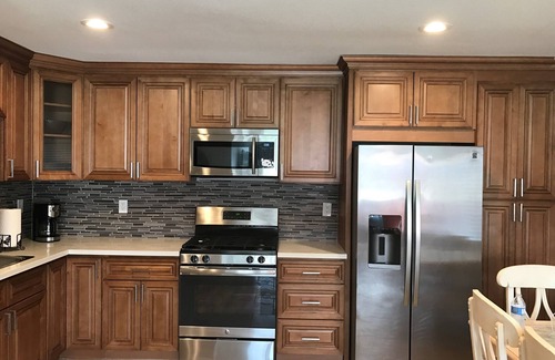 Downtown House | 3 bedroom beach beauty with everything! Pets are allowed