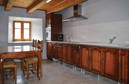 Saint-Hippolyte House | 3 bedroom beautiful home in Cheylade