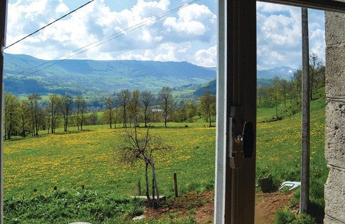 Saint-Hippolyte House | 3 bedroom beautiful home in Cheylade