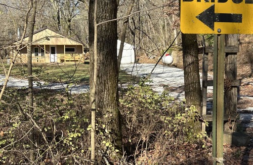 Combs Cabin | 3 bedroom cabin in Combs AR Mill Creek Rd .Closest rental to the Trailhead.
