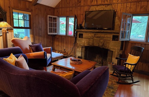 Smallwood Cabin | 3-bedroom cabin in serene Smallwood 5 min from Bethel Center for the Arts