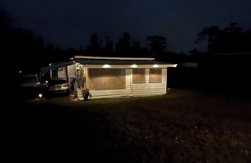 Ainaloa Cabin | 3-bedroom cabin in serene Pāhoa with fitness room, WiFi
