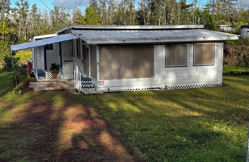Ainaloa Cabin | 3-bedroom cabin in serene Pāhoa with fitness room, WiFi