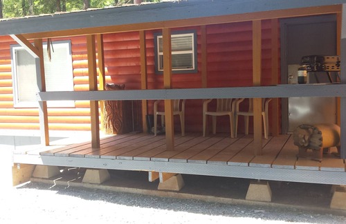 Ashford Cabin | 3-bedroom cabin in wonderful Ashford with WiFi