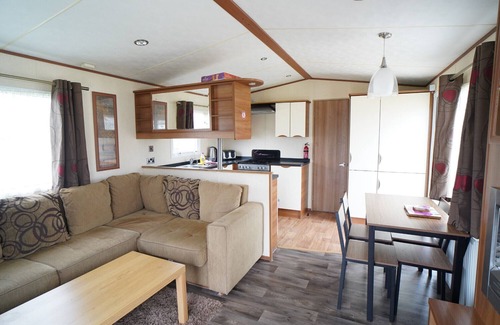 Hunstanton Ski Chalet | 3 Bedroom Caravan at Manor Park Hunstanton