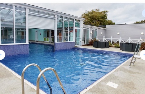 Hunstanton Ski Chalet | 3 Bedroom Caravan at Manor Park Hunstanton